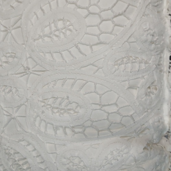 Set of decorative lace pillows (2) 14" x 14" white - Picture 5 of 8